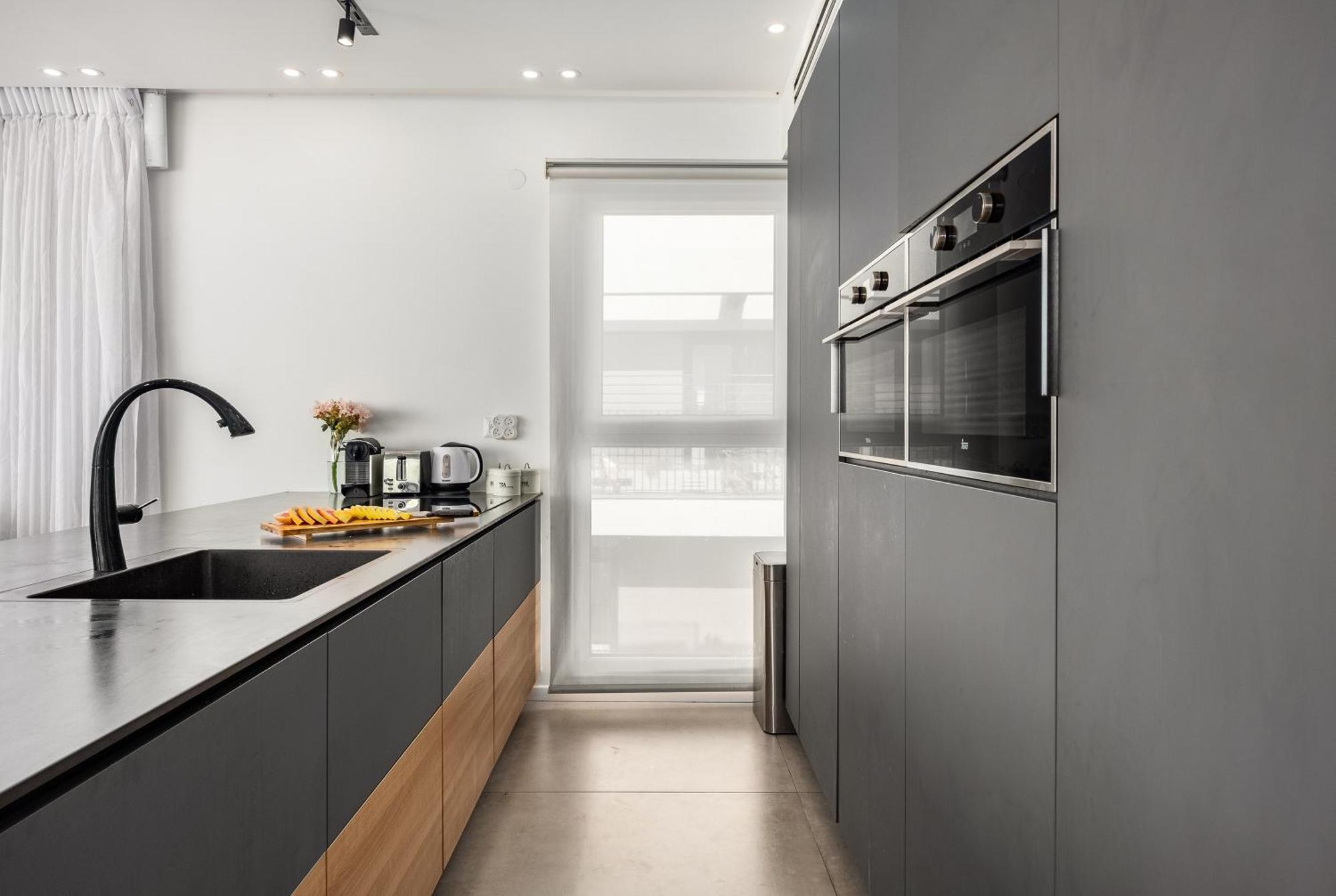 Penthouse 3Br + Roof Top + Parking - On The Beach Haifa Exterior photo